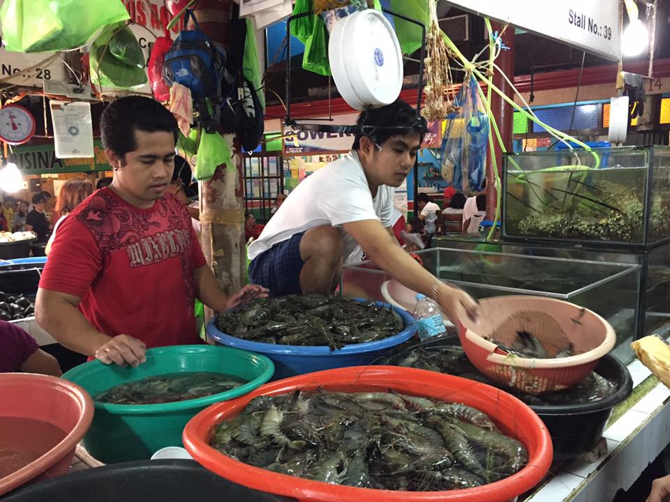 Bán hải sản ở chợ D’talipapa