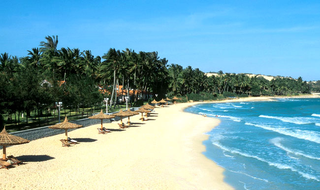 Bãi biển trong xanh, sạch đẹp của Đà Nẵng
