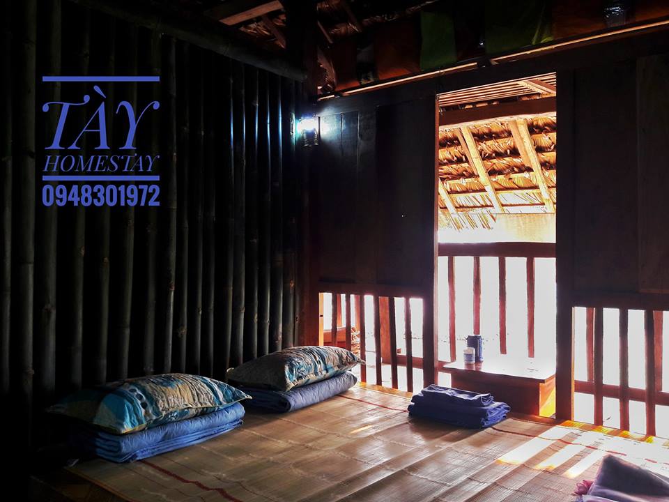 Không gian nhà cổ, rộng rãi, vẫn giữ đầy đủ về lối kiến trúc nhà truyền thống của dân tộc Tày